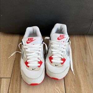 Nike Athletic Shoes White and Orange